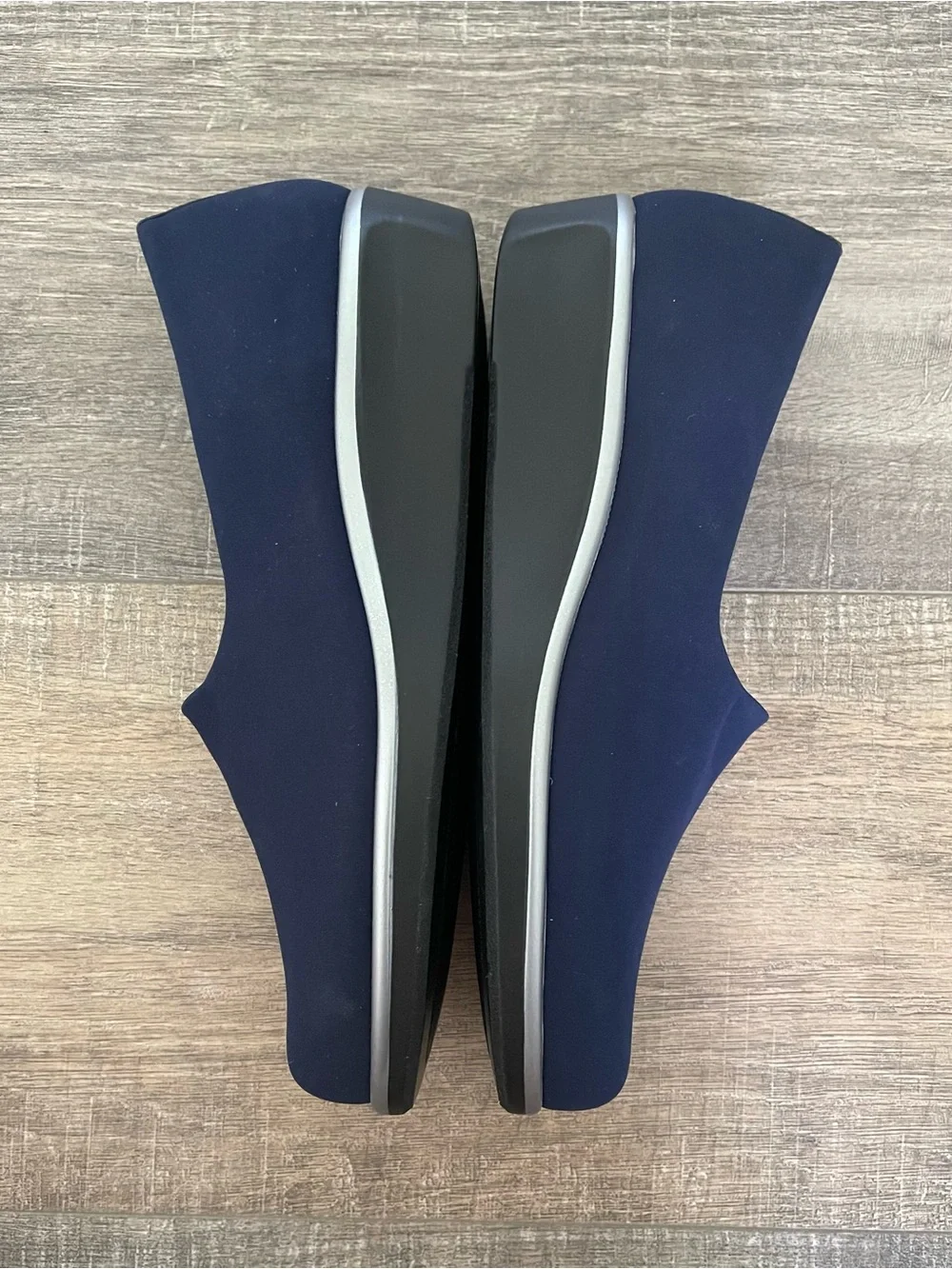 New SAS Bliss - Slip On Wedge size 6.5